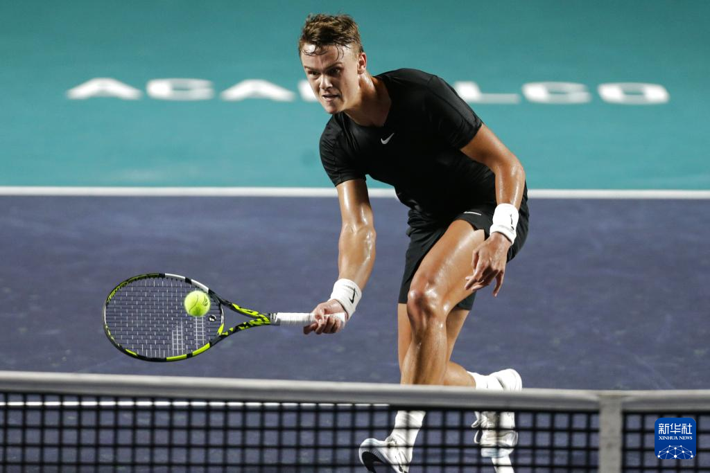 球员受伤不 球员受伤不